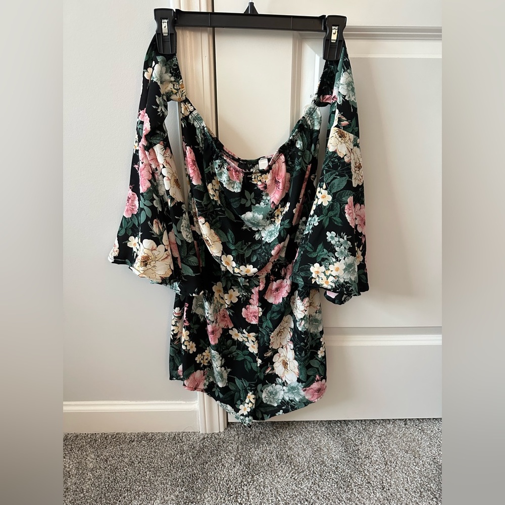 Blue Blush Floral Romper Size Small